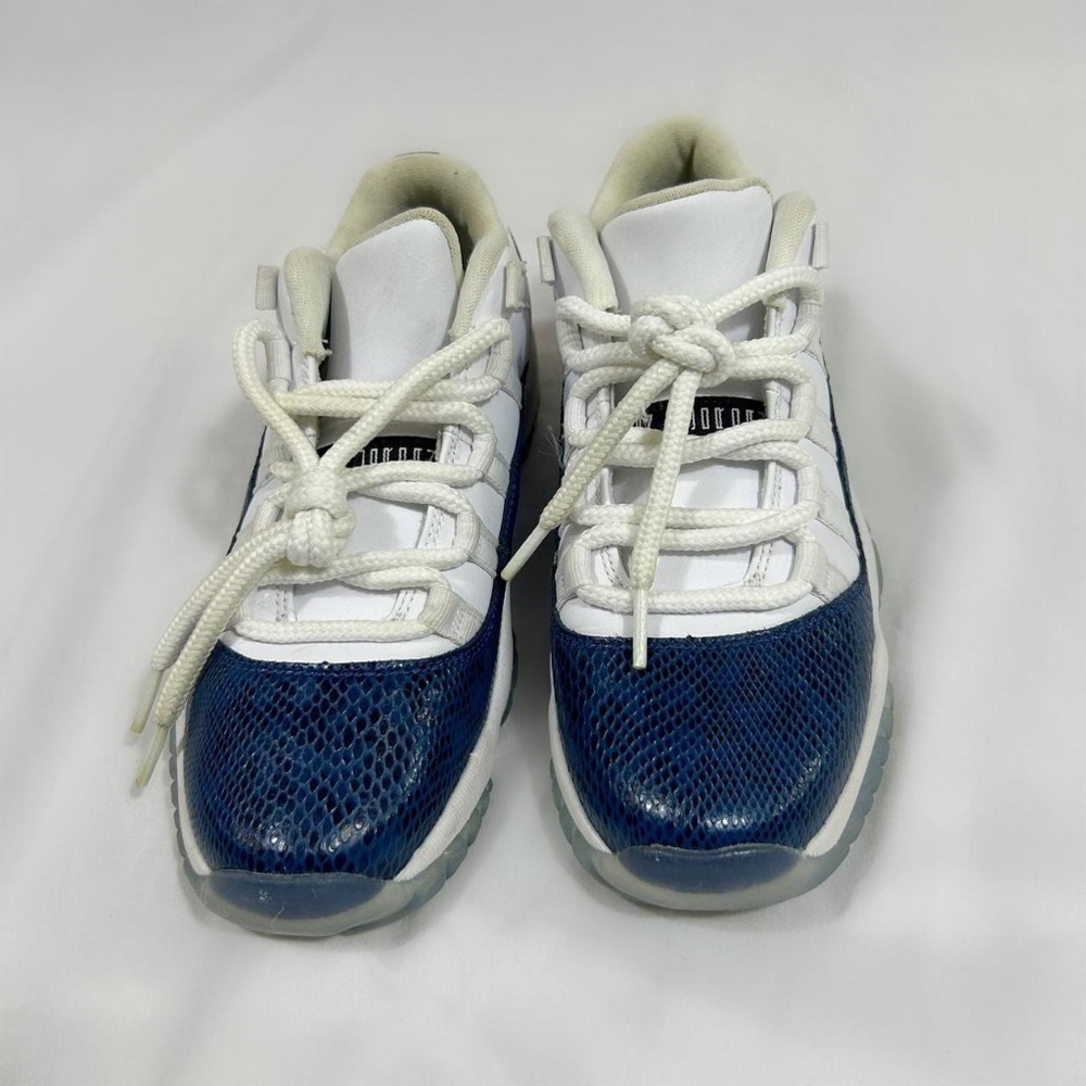 AIR JORDAN 11 RETRO SNEAKERS